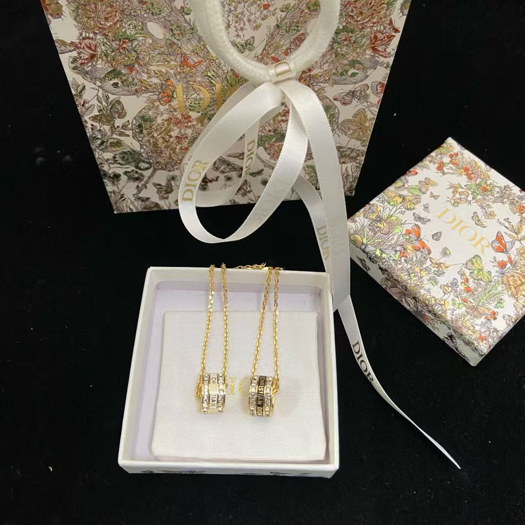 DI0R ダイヤモンド レターネックレス【50％割引+送料無料】