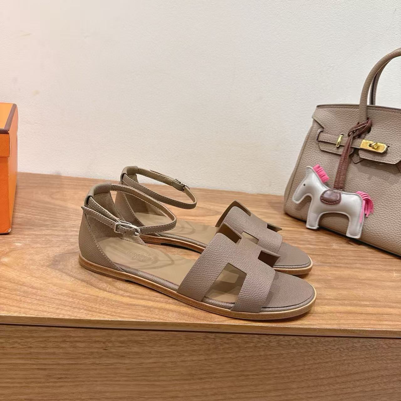 HERME5 高品質レザーフラットサンダル【50％割引+送料無料】