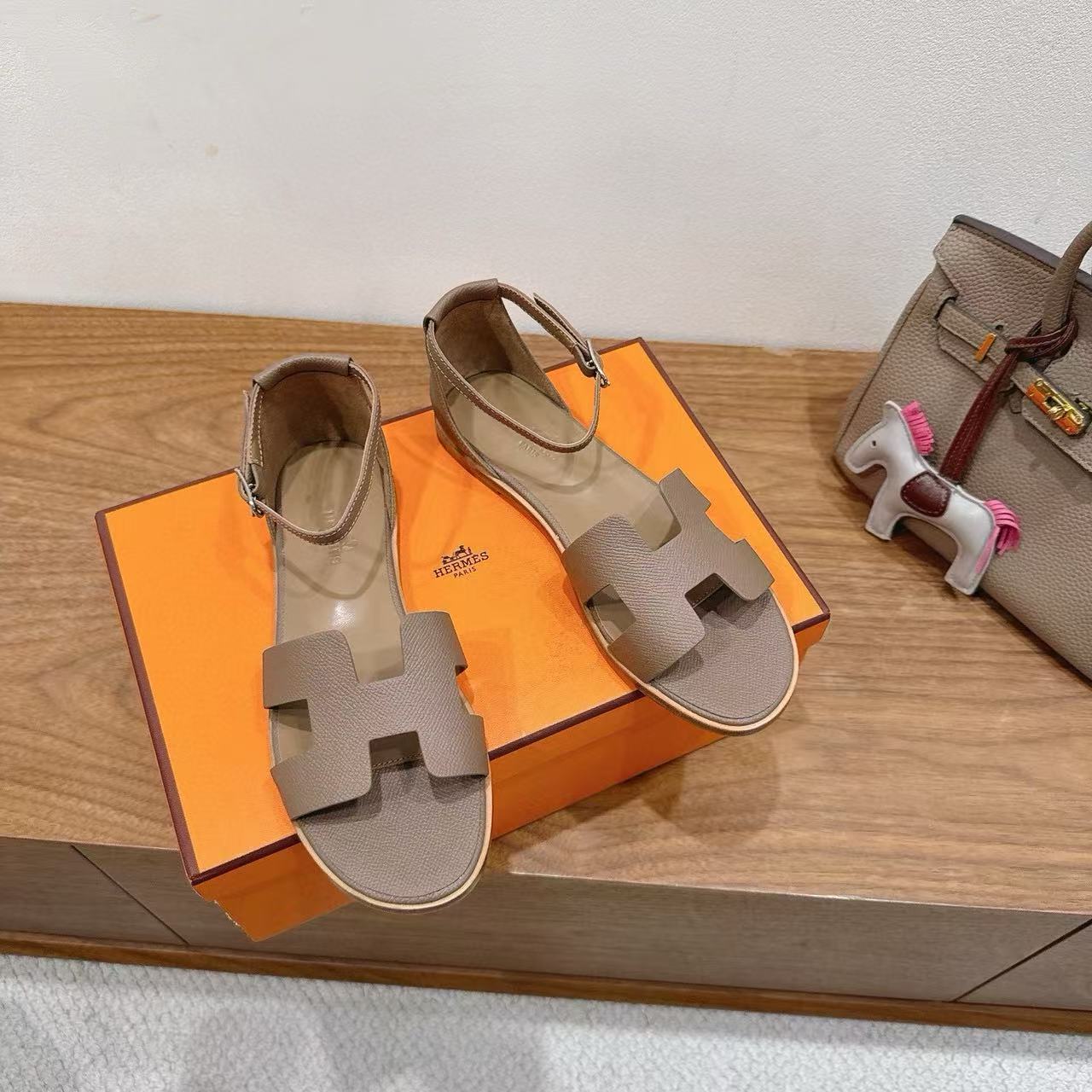 HERME5 高品質レザーフラットサンダル【50％割引+送料無料】
