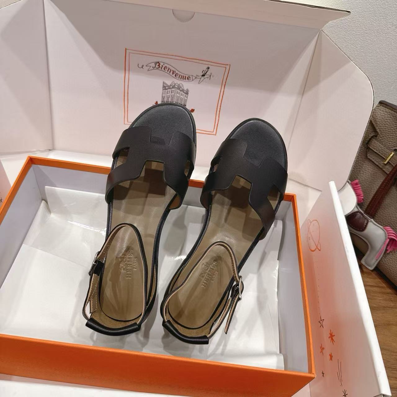 HERME5 高品質レザーフラットサンダル【50％割引+送料無料】