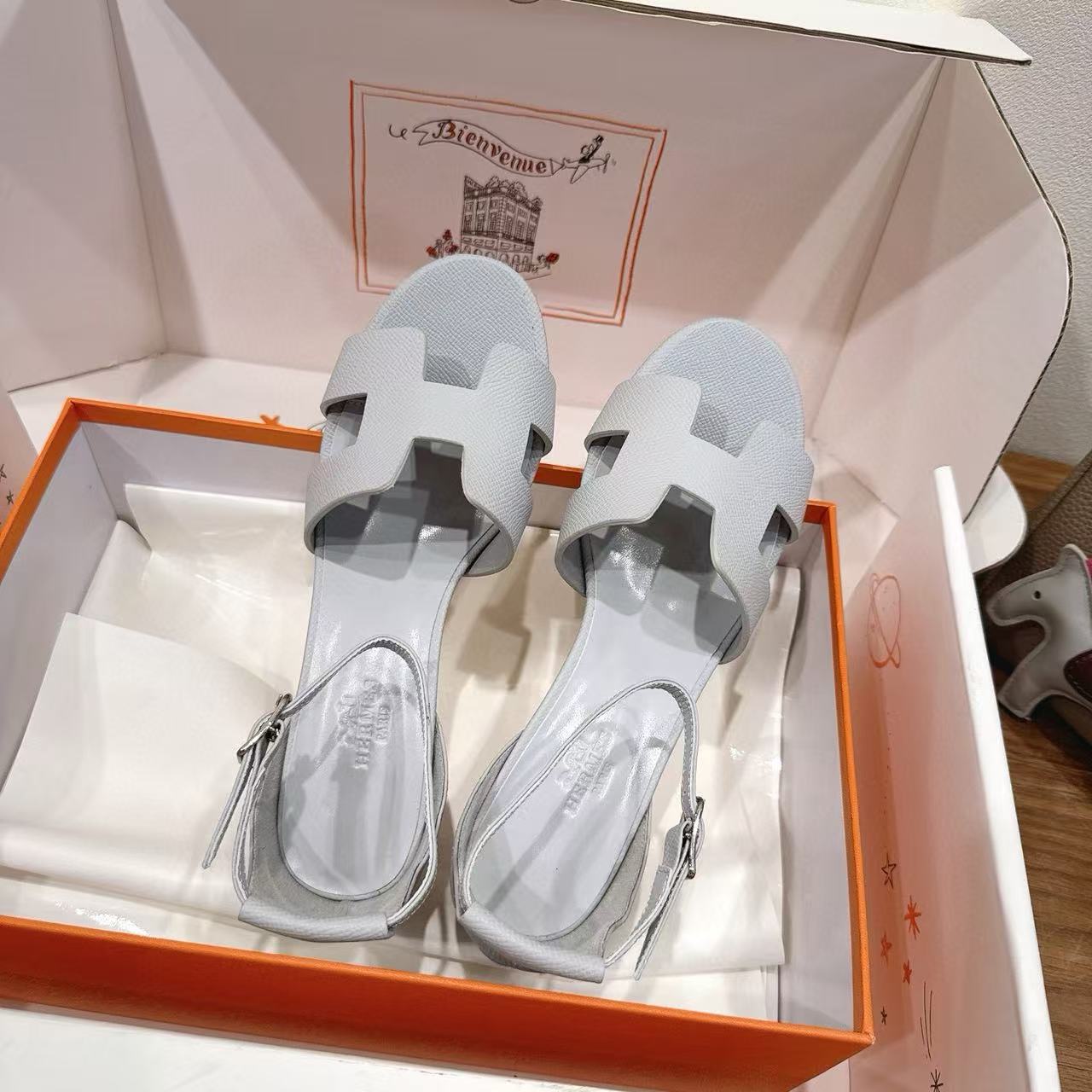 HERME5の高品質ローヒールサンダル【50％割引+送料無料】