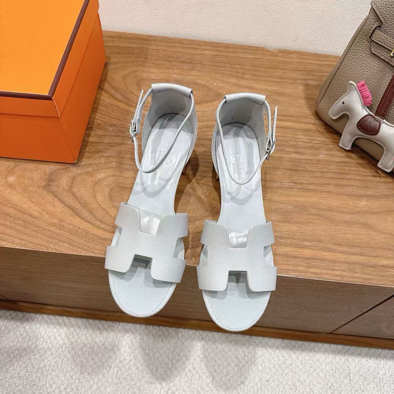HERME5の高品質ローヒールサンダル【50％割引+送料無料】