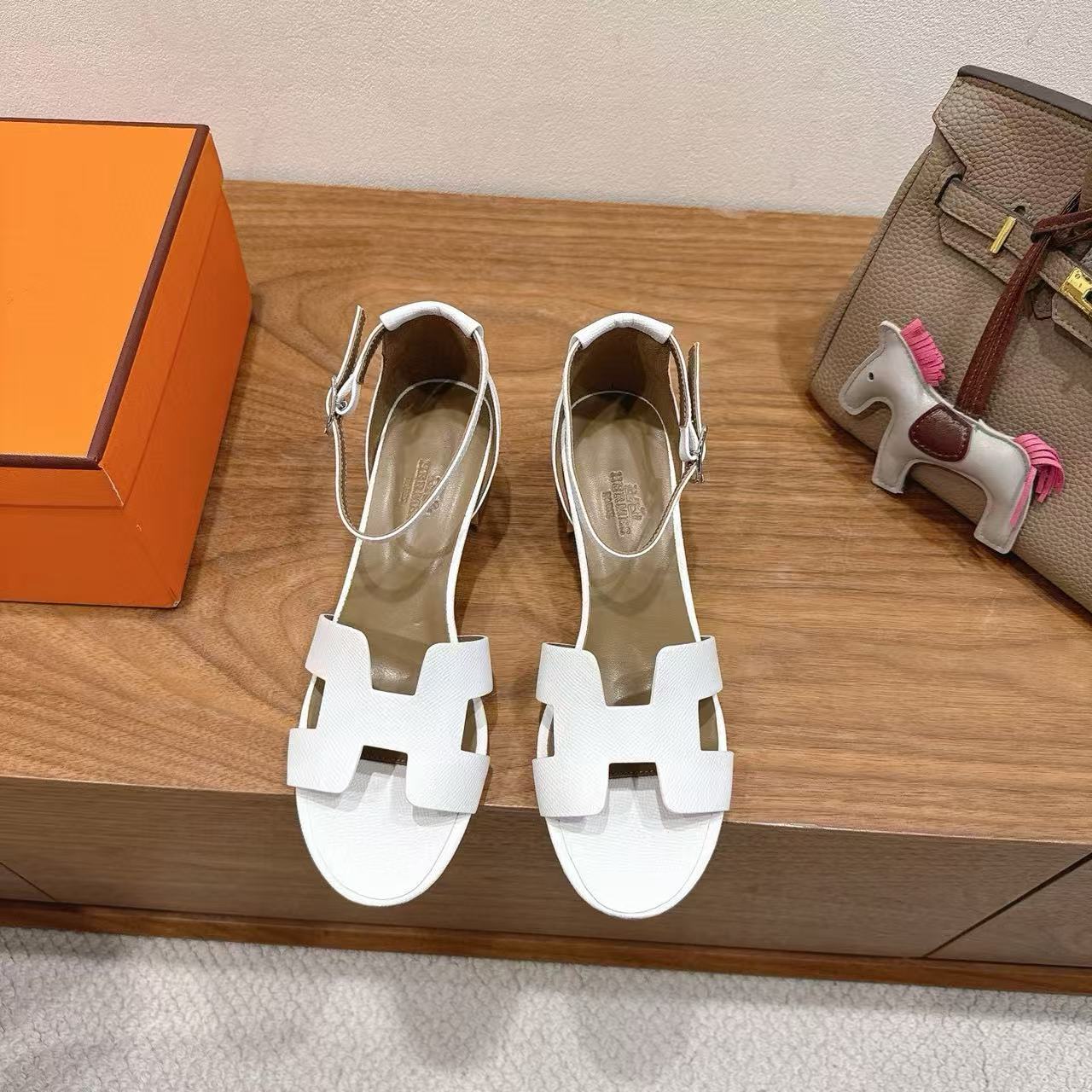 HERME5の高品質ローヒールサンダル【50％割引+送料無料】