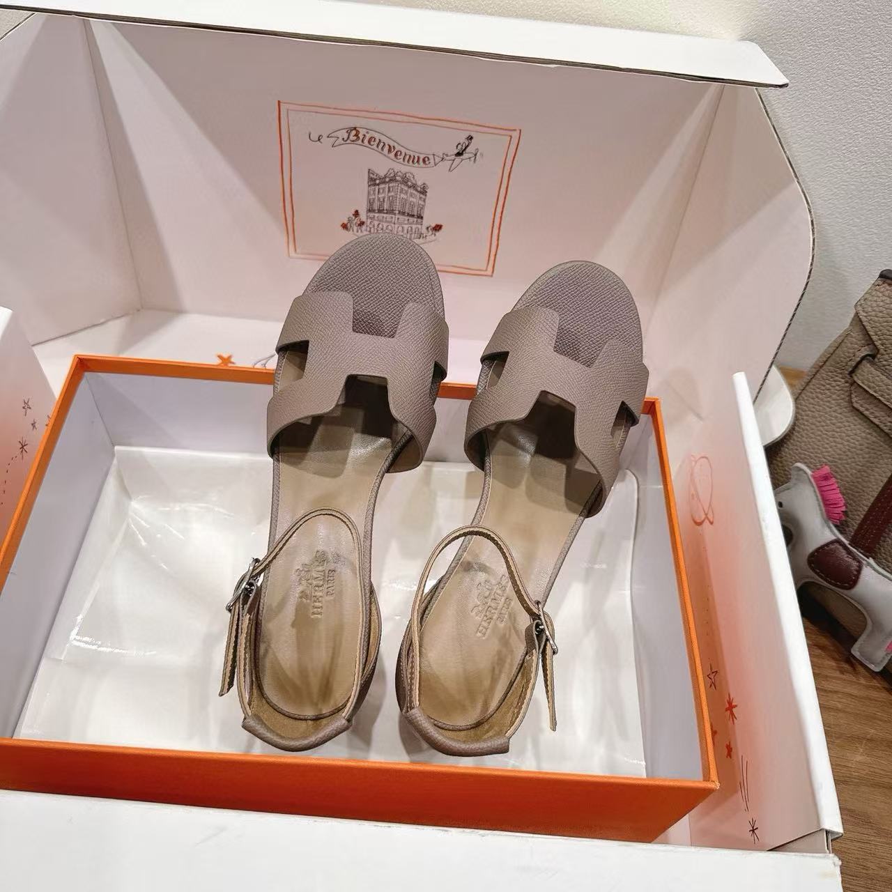 HERME5の高品質ローヒールサンダル【50％割引+送料無料】