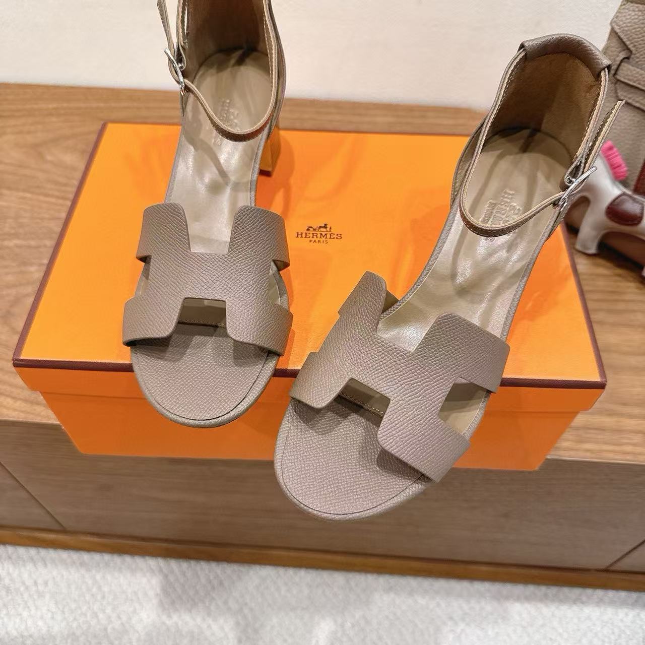 HERME5の高品質ローヒールサンダル【50％割引+送料無料】
