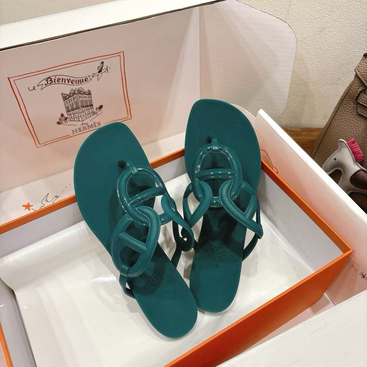 HERME5 高品質豚鼻スリッパ【50％割引+送料無料】