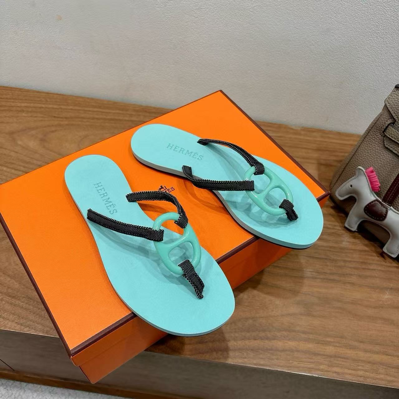 HERME5 高品質カラーマッチング豚鼻スリッパ【50％割引+送料無料】