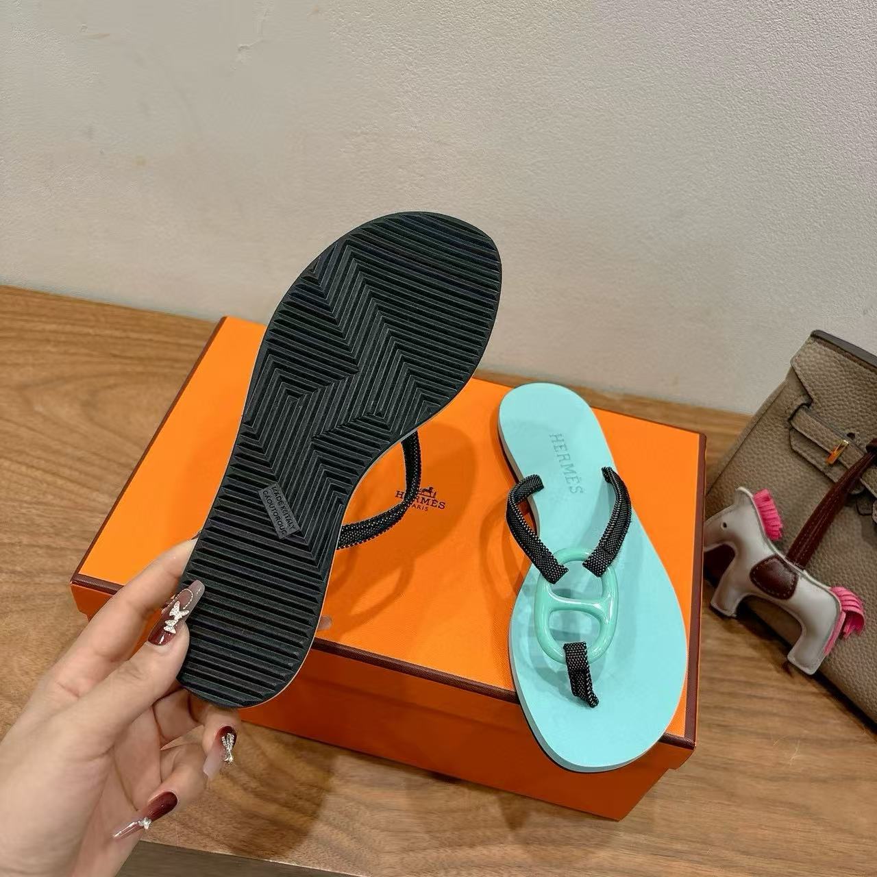 HERME5 高品質カラーマッチング豚鼻スリッパ【50％割引+送料無料】