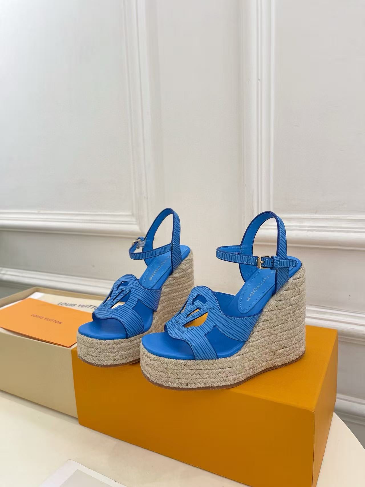 LVの高品質中空麻ロープウェッジサンダル【50％割引+送料無料】