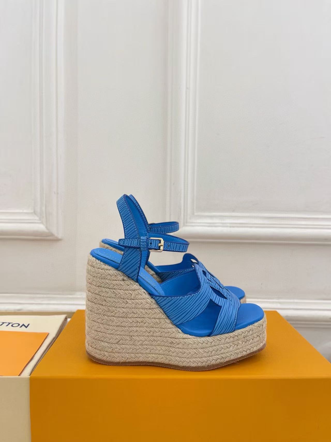 LVの高品質中空麻ロープウェッジサンダル【50％割引+送料無料】