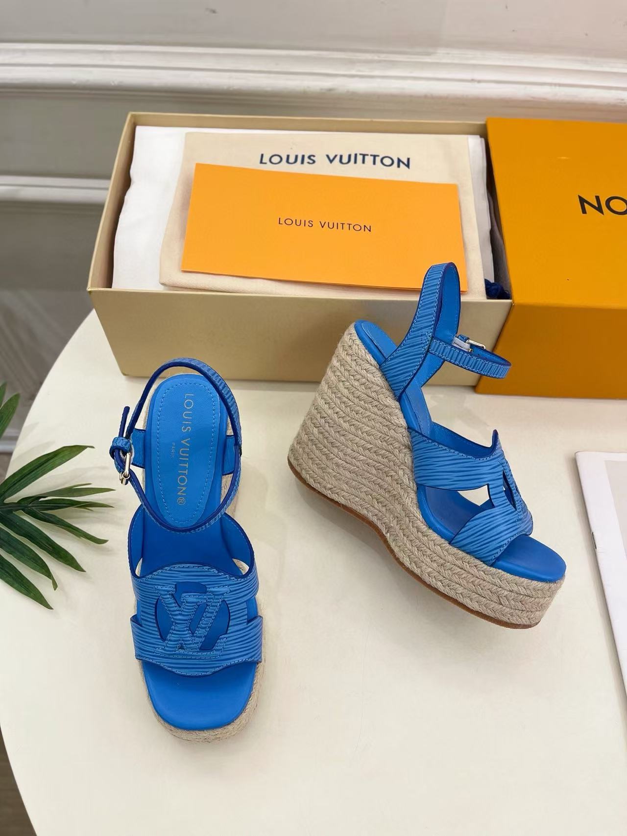 LVの高品質中空麻ロープウェッジサンダル【50％割引+送料無料】