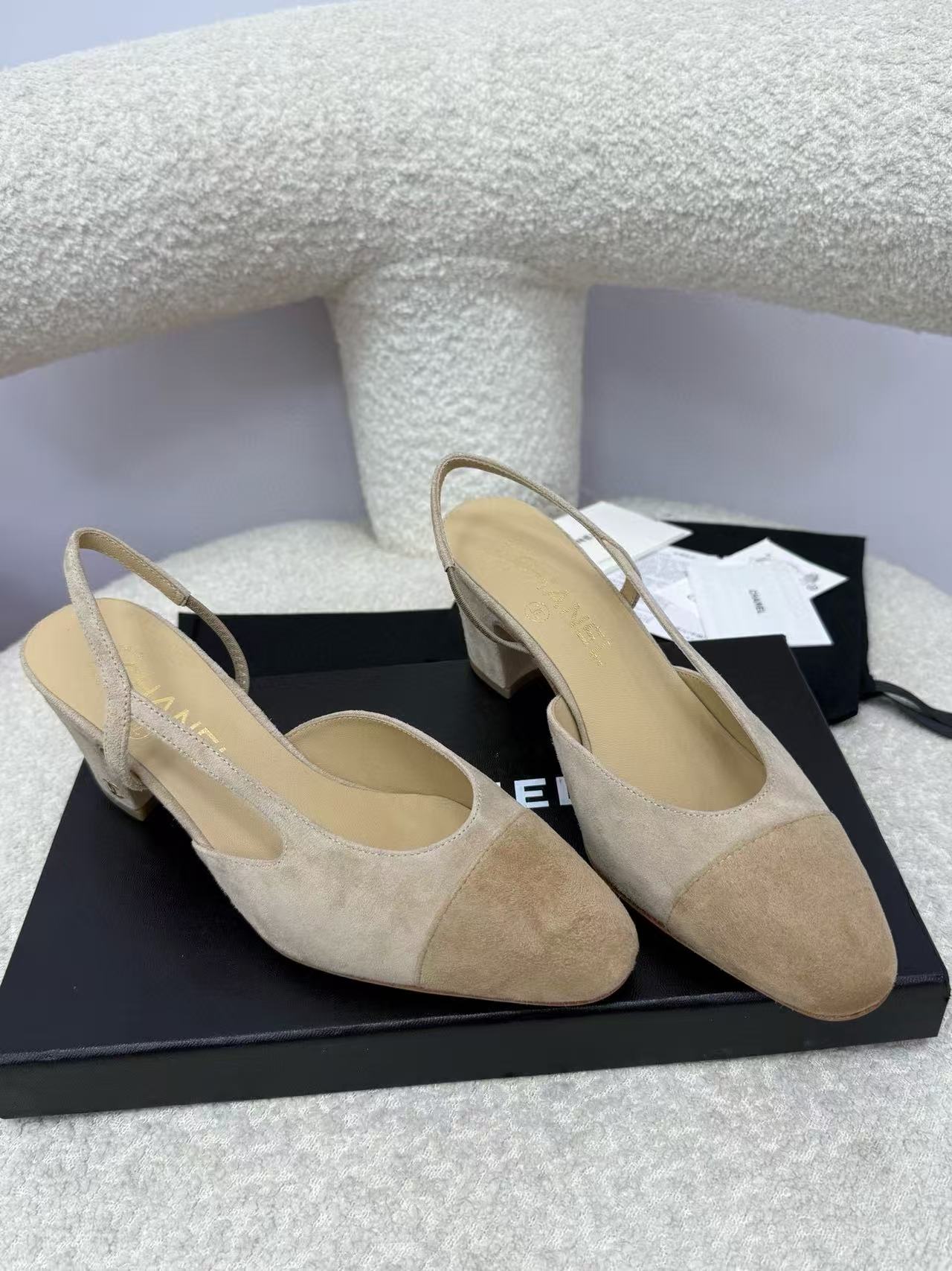 CHANE1 高品質鹿ベルベットローヒールサンダル【50％割引+送料無料】