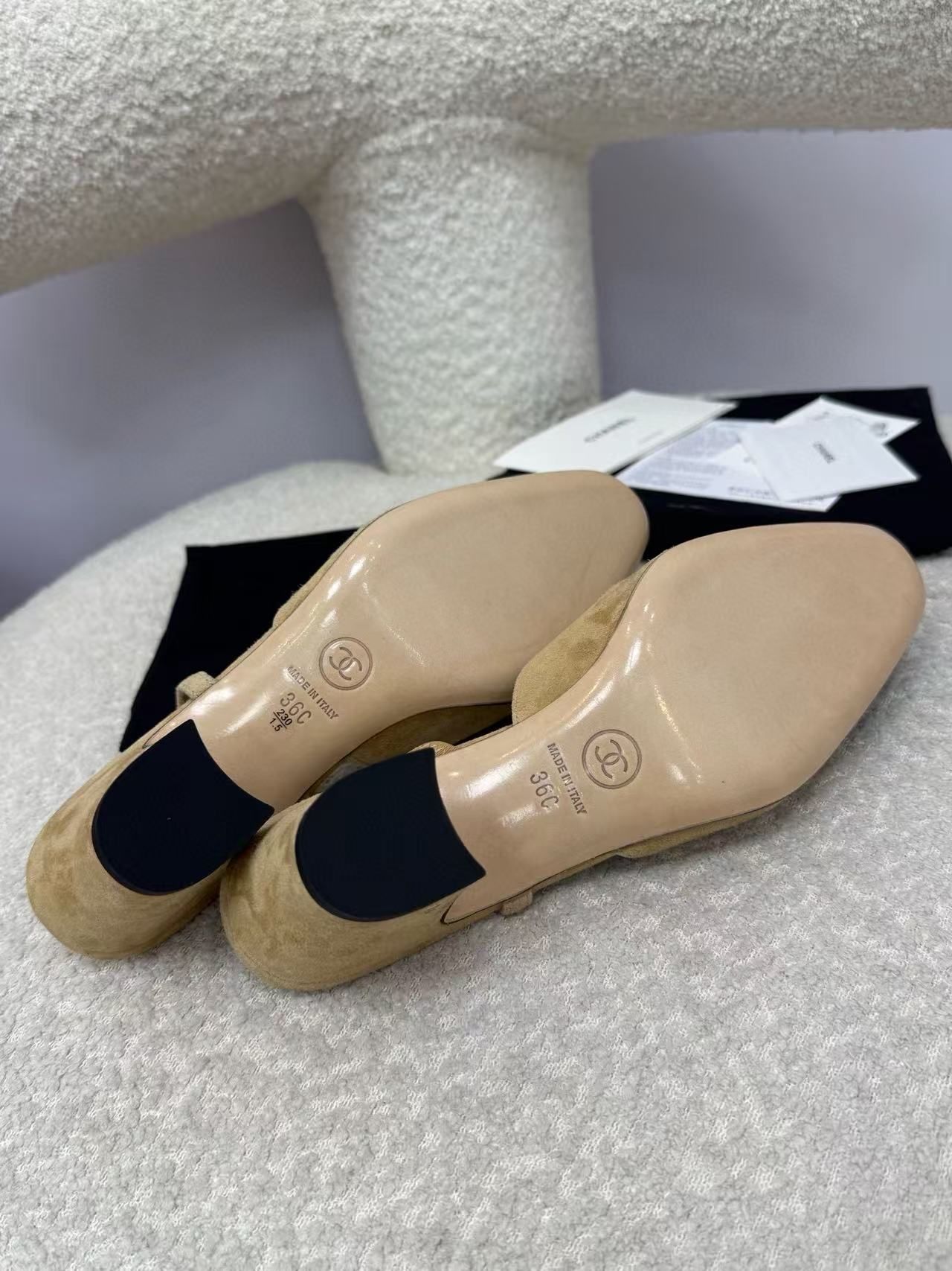 CHANE1 高品質鹿ベルベットローヒールサンダル【50％割引+送料無料】