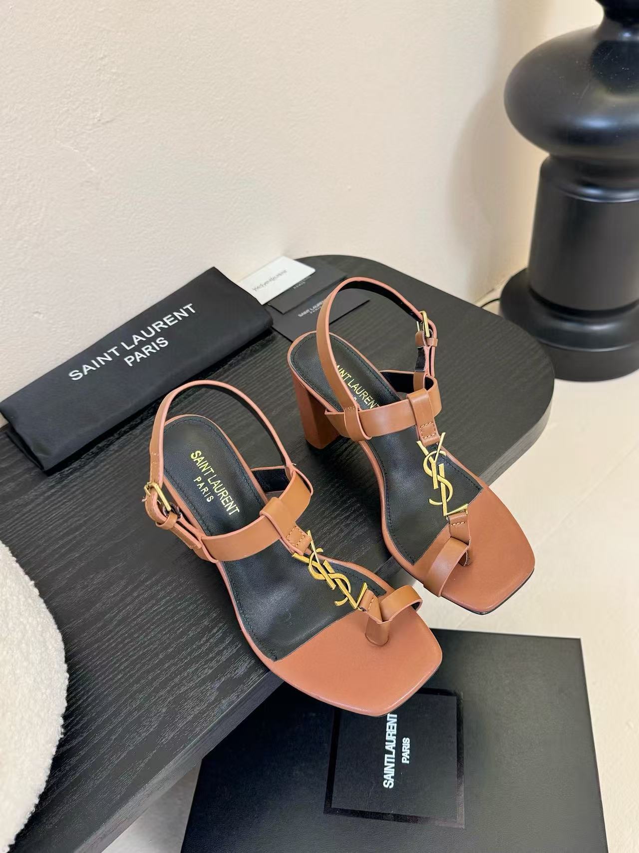YSLの高品質ハイヒールサンダル【50％割引+送料無料】