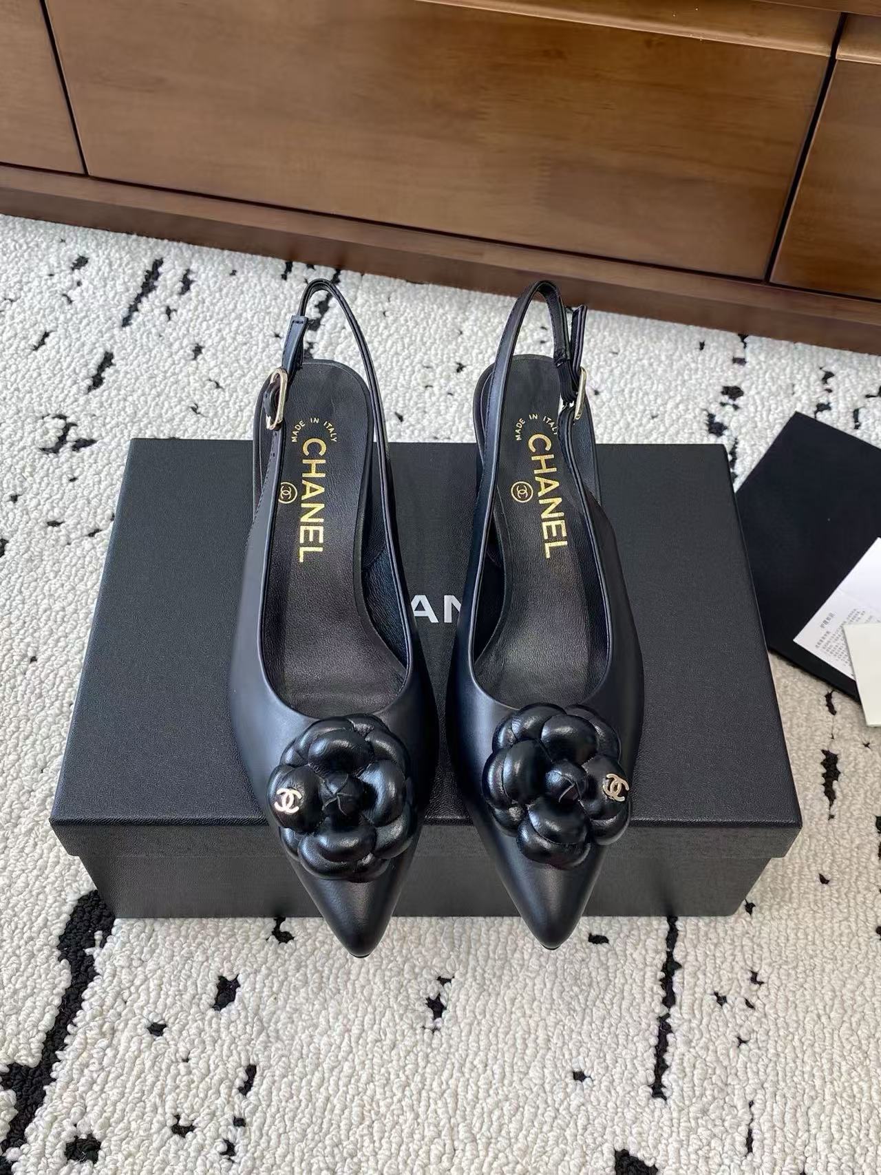 CHANE1 高品質カメリアレザーハイヒール【50％割引+送料無料】