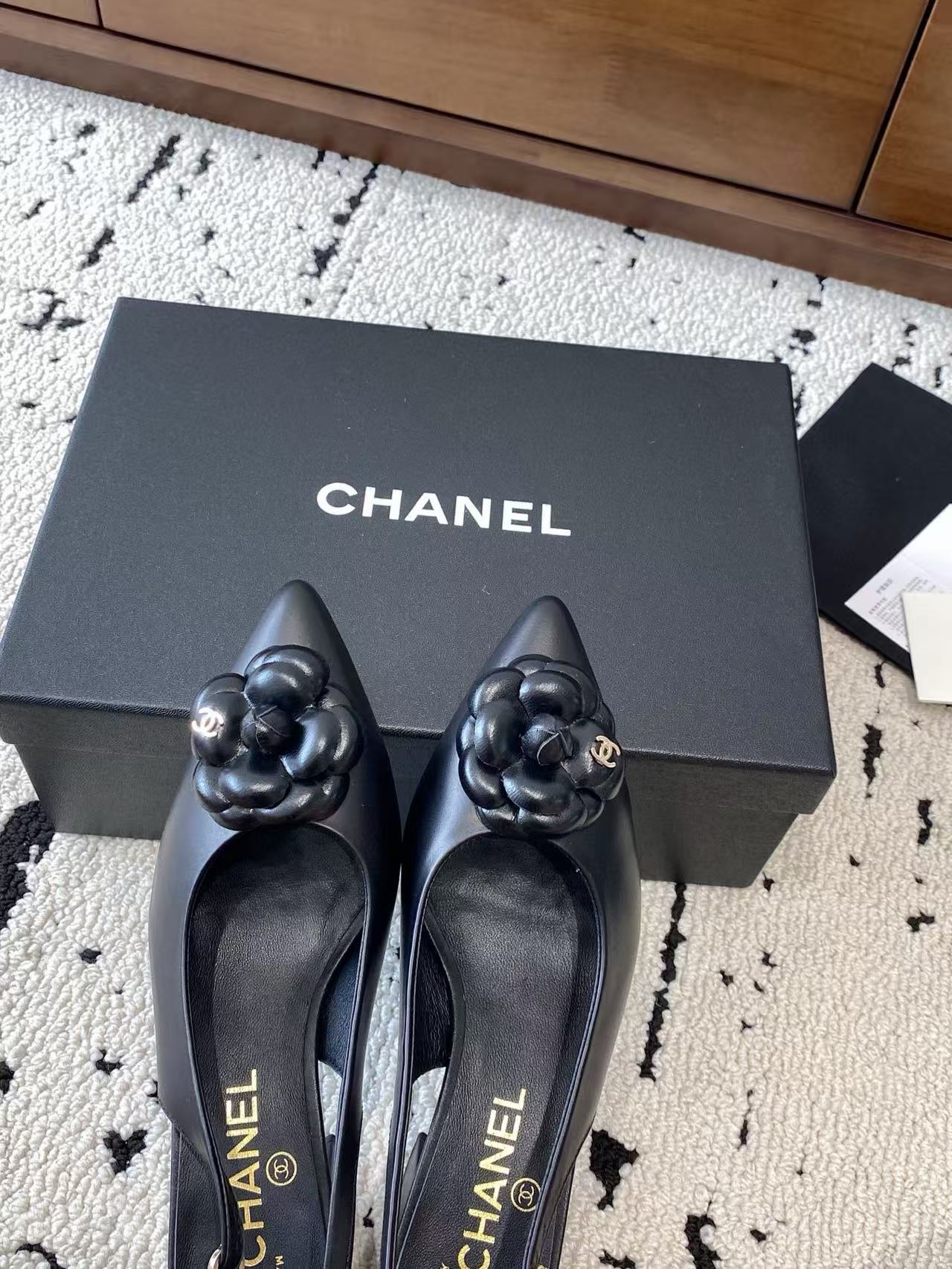 CHANE1 高品質カメリアレザーハイヒール【50％割引+送料無料】