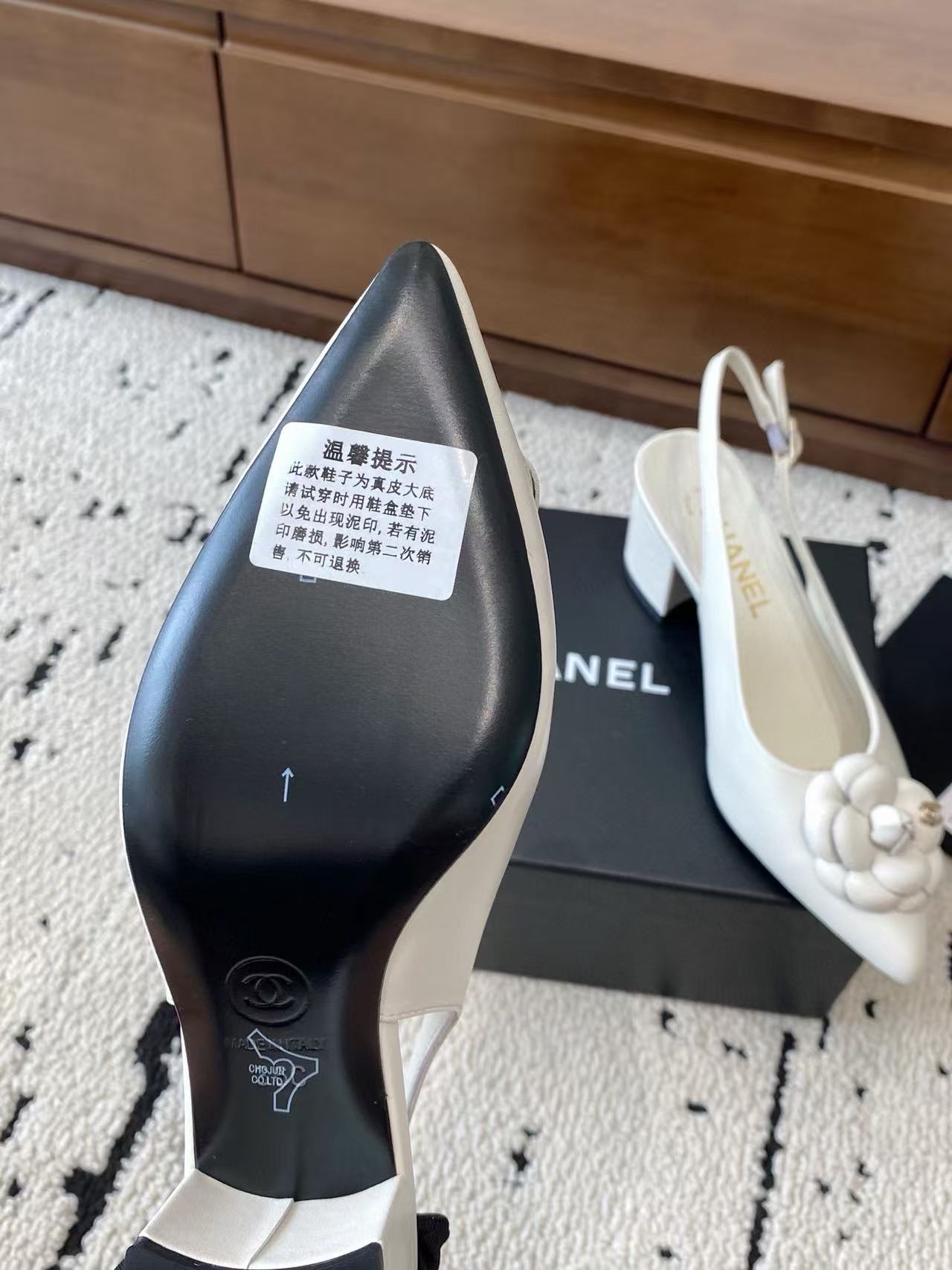 CHANE1 高品質カメリアレザーハイヒール【50％割引+送料無料】