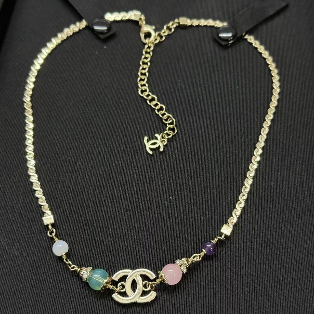 CHANE1 カラーガラス ダブルC スネークボーンネックレス【50％割引+送料無料】