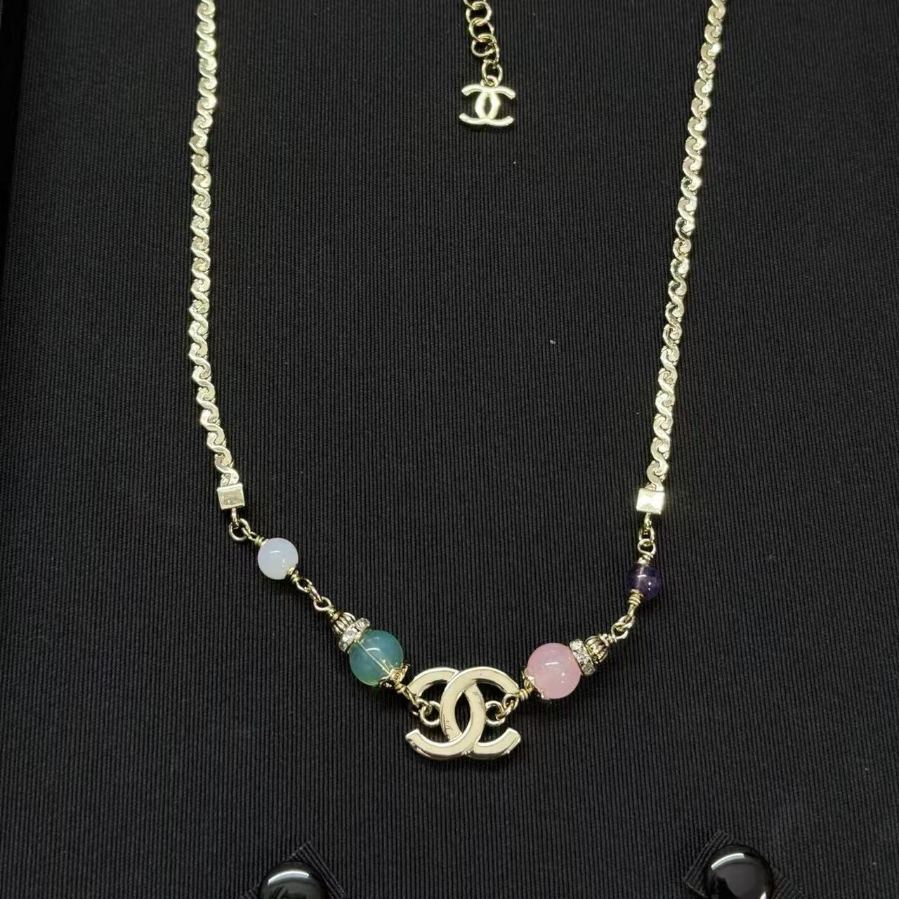 CHANE1 カラーガラス ダブルC スネークボーンネックレス【50％割引+送料無料】