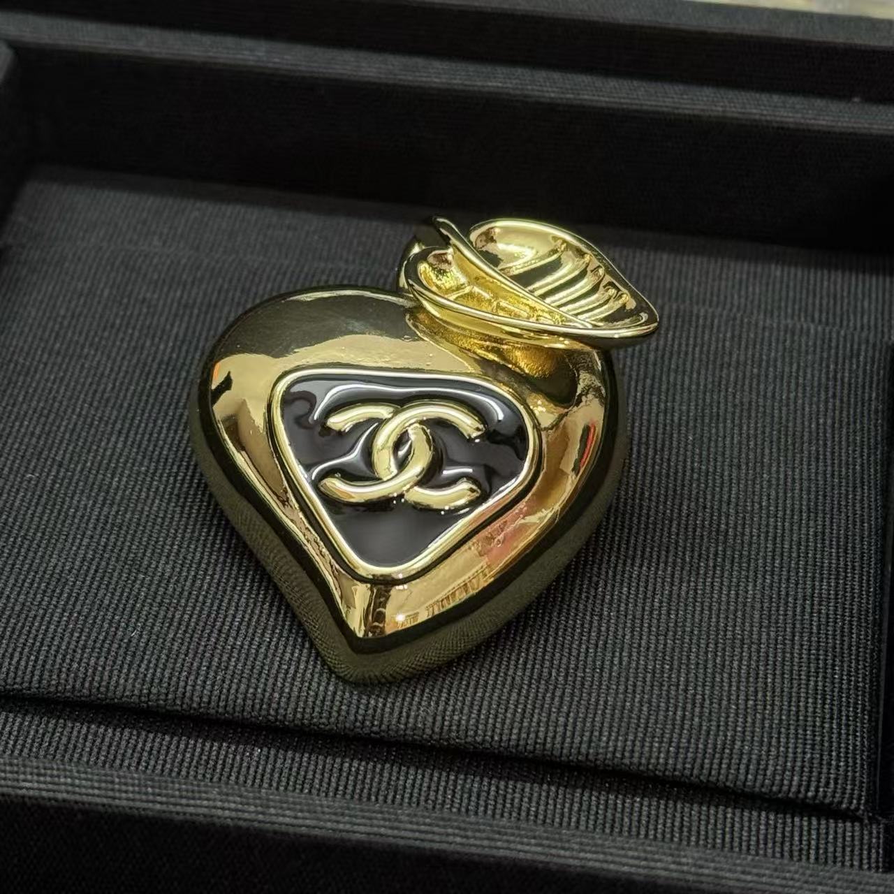 CHANE1 ダブルCハートブローチ【50％割引+送料無料】