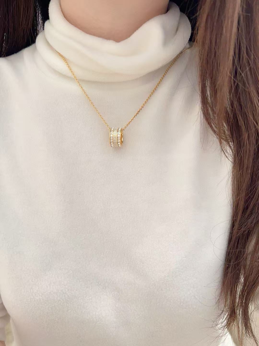 DI0R ダイヤモンド レター ラウンドネックレス【50％割引+送料無料】