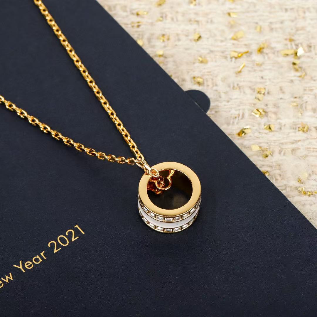 DI0R ダイヤモンド レター ラウンドネックレス【50％割引+送料無料】