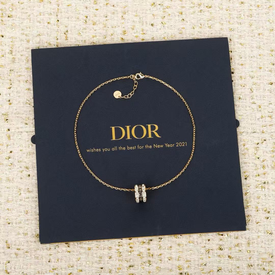 DI0R ダイヤモンド レター ラウンドネックレス【50％割引+送料無料】