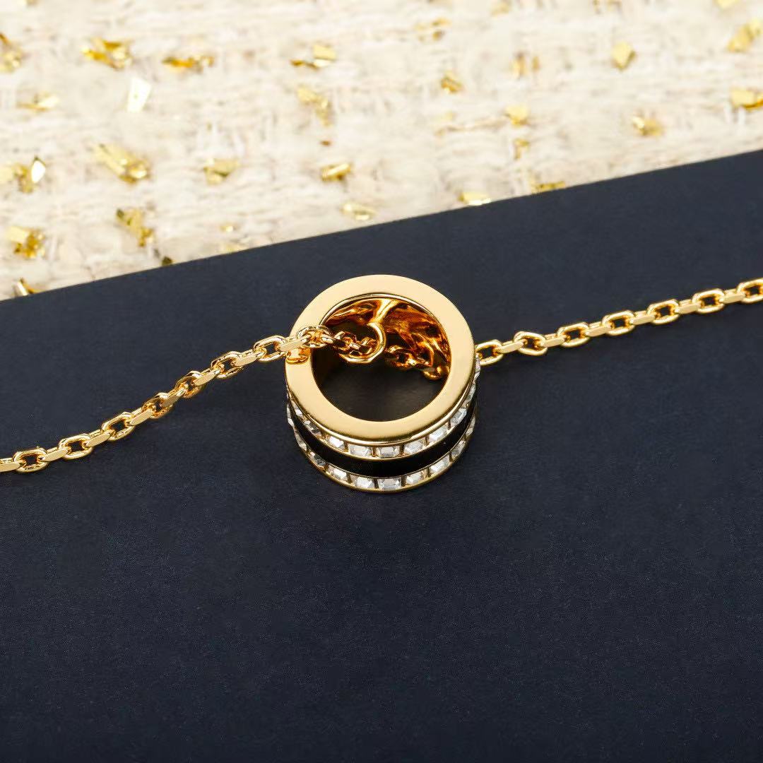 DI0R ダイヤモンド レター ラウンドネックレス【50％割引+送料無料】