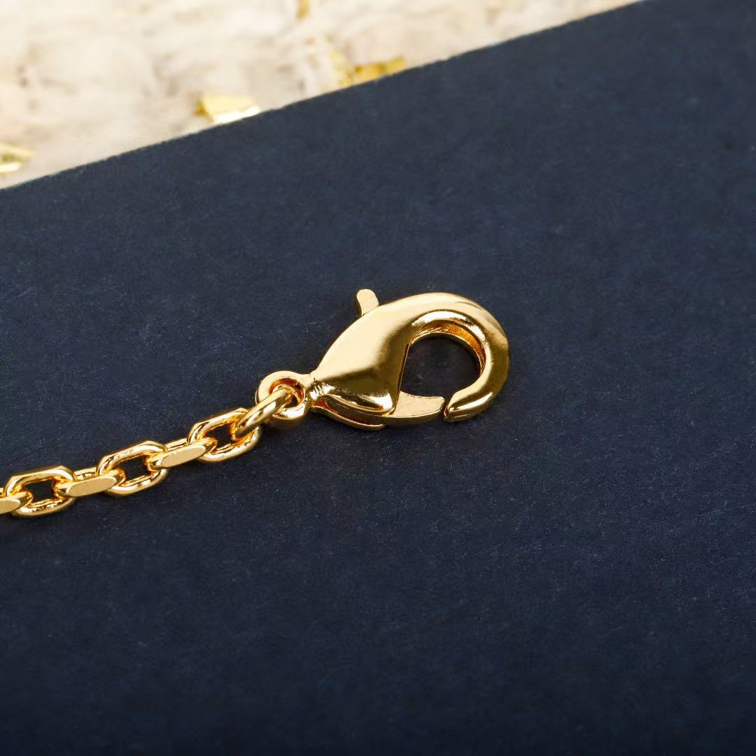 DI0R ダイヤモンド レター ラウンドネックレス【50％割引+送料無料】