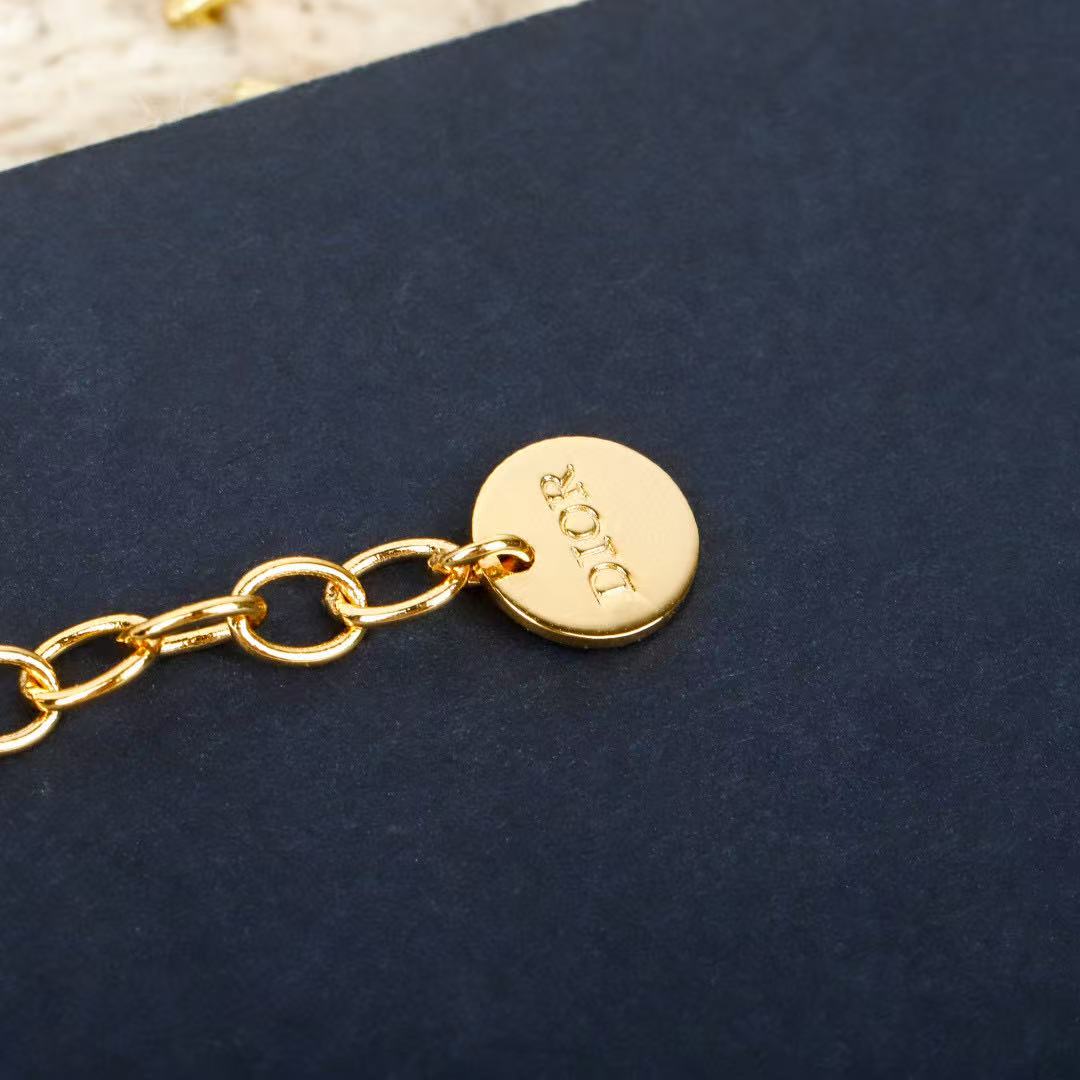 DI0R ダイヤモンド レター ラウンドネックレス【50％割引+送料無料】