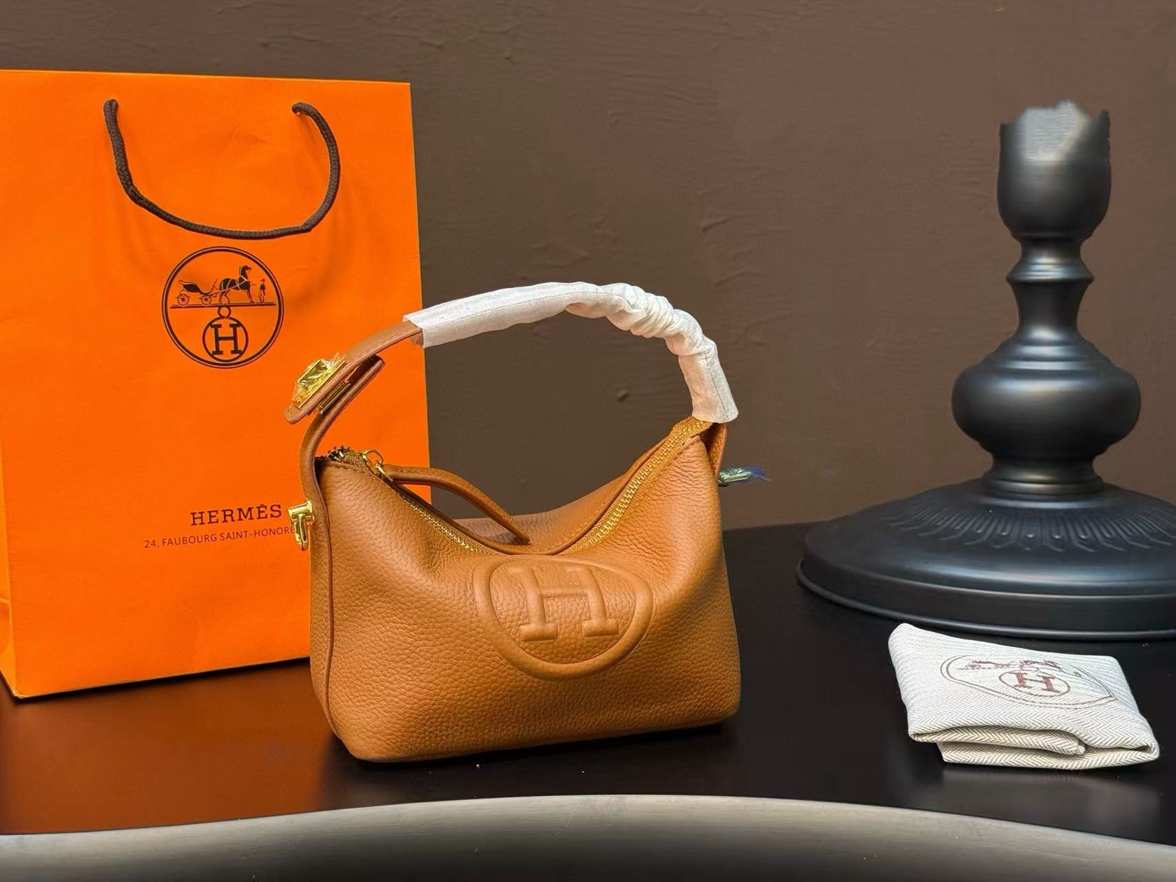 HERME5 レザーハンドバッグ【50％割引+送料無料】