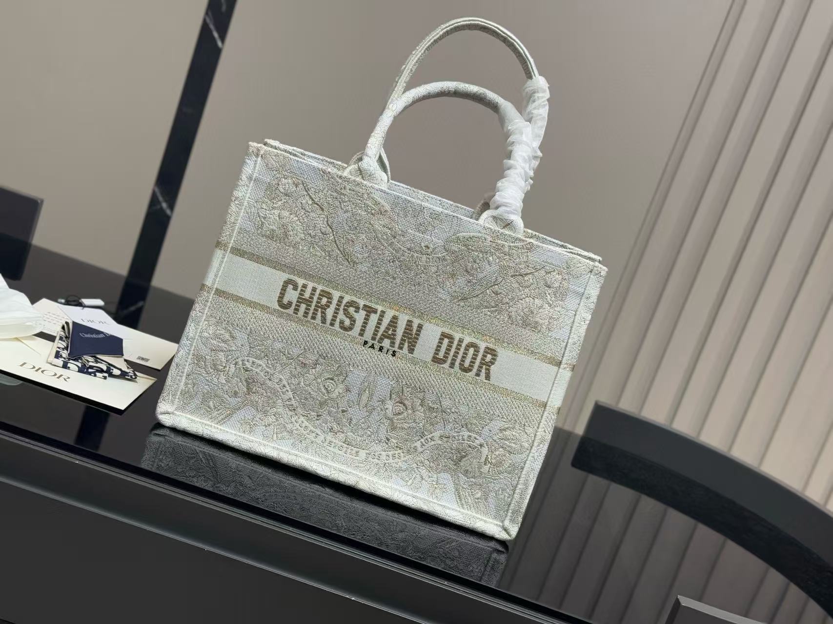 DI0R 刺繍バタフライショッピングバッグ【50％割引+送料無料】