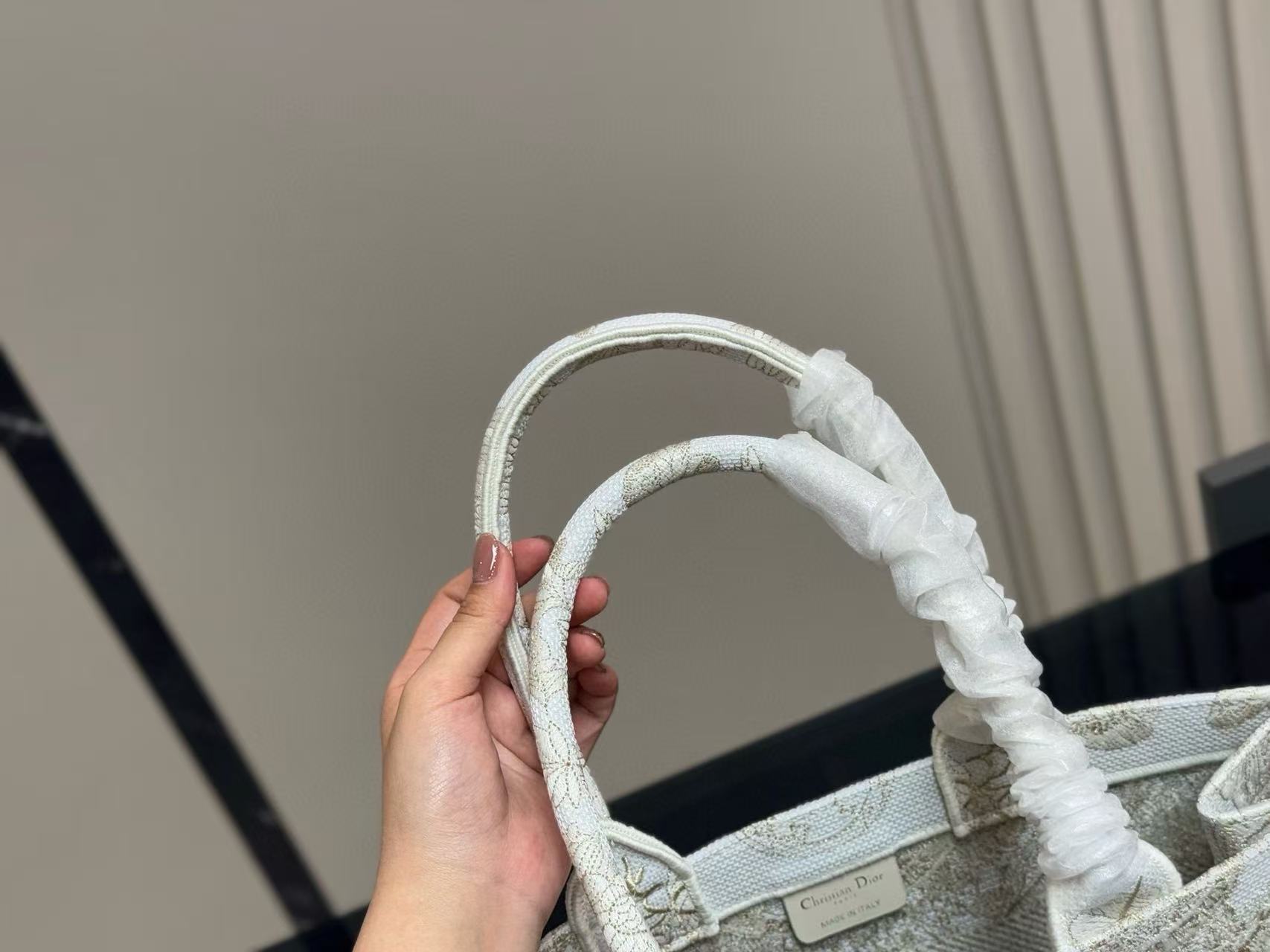 DI0R 刺繍バタフライショッピングバッグ【50％割引+送料無料】