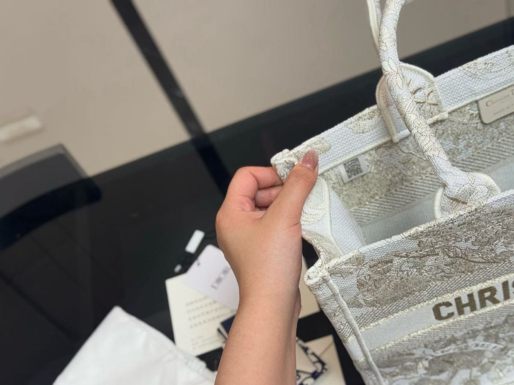 DI0R 刺繍バタフライショッピングバッグ【50％割引+送料無料】