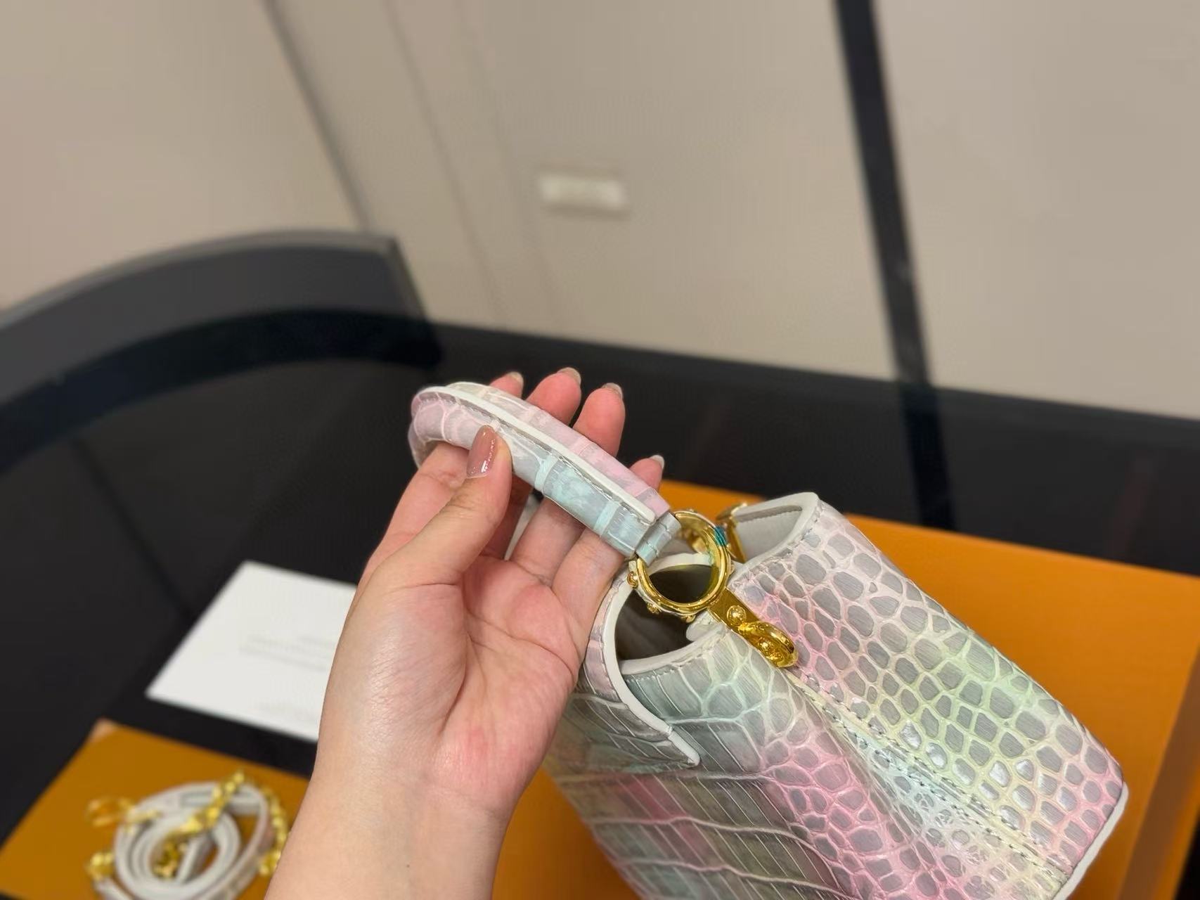 LVチェーングラデーションハンドバッグ【50％割引+送料無料】