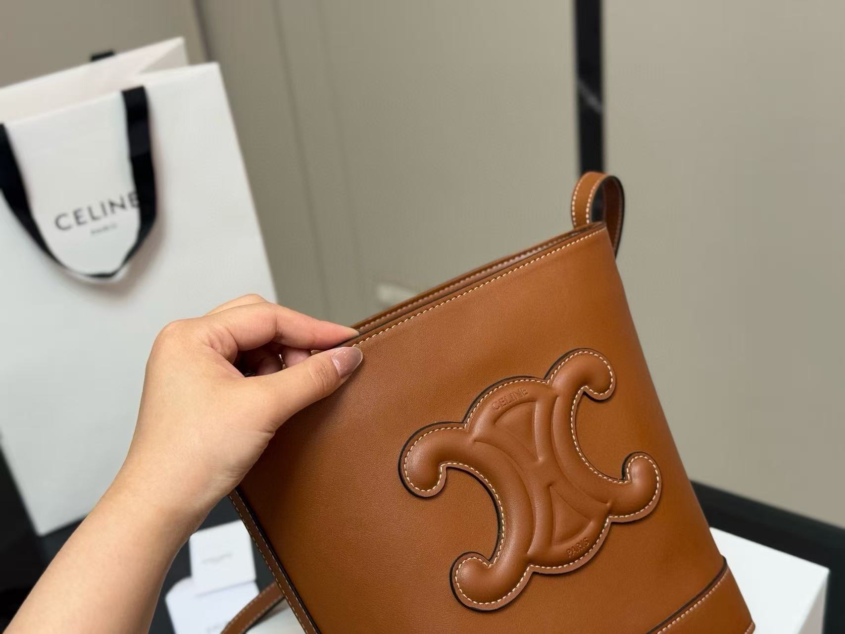 CEL1NE 凱旋門バケットバッグ【50％割引+送料無料】