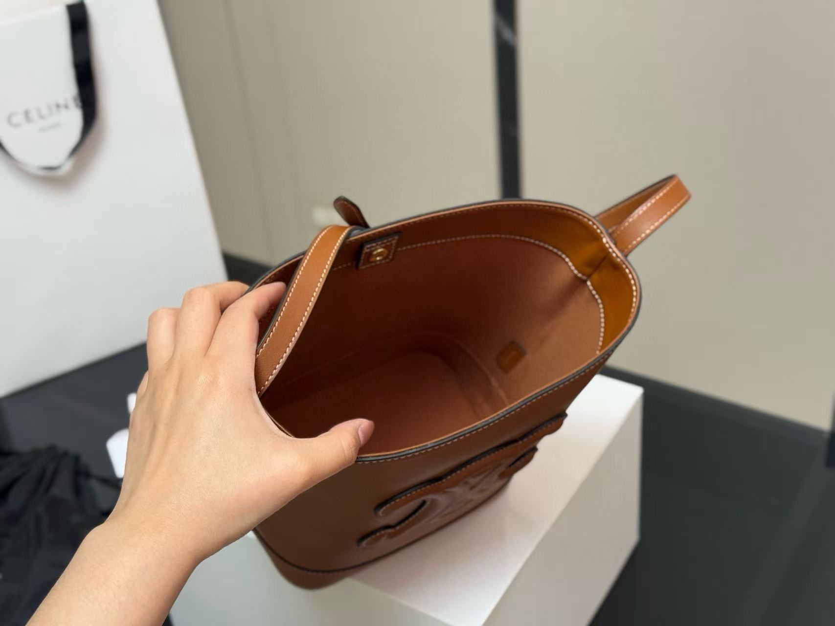 CEL1NE 凱旋門バケットバッグ【50％割引+送料無料】