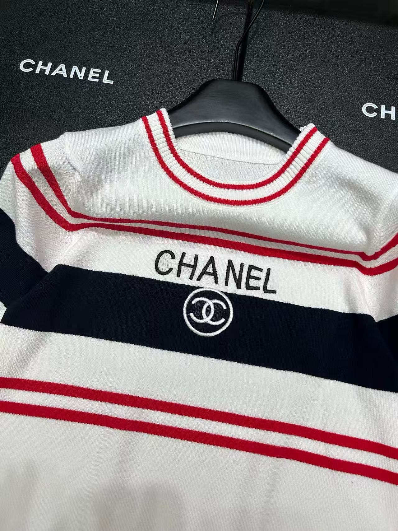 CHANE1 カラーマッチングダブルCレターセーター【50％割引+送料無料】