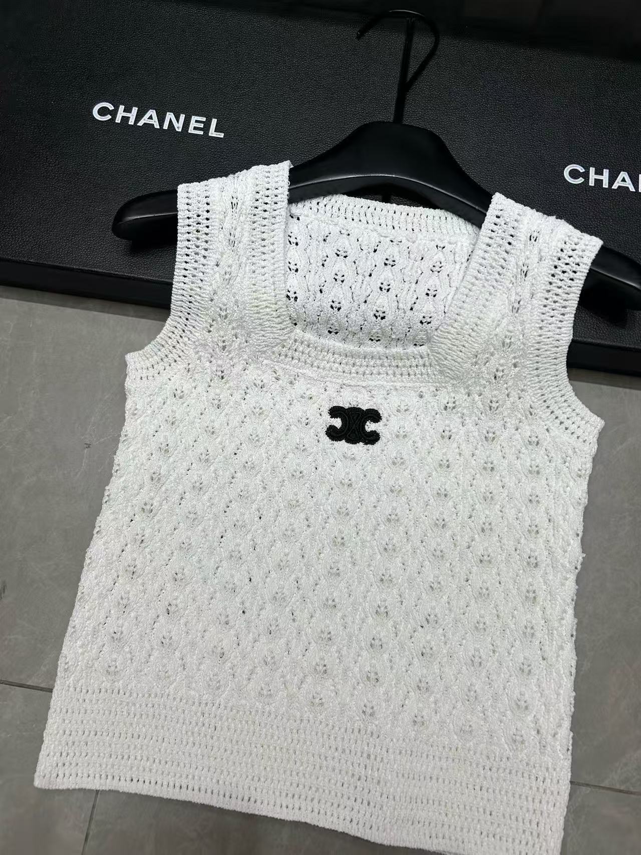 CEL1NE シンプル凱旋門ベスト【50％割引+送料無料】