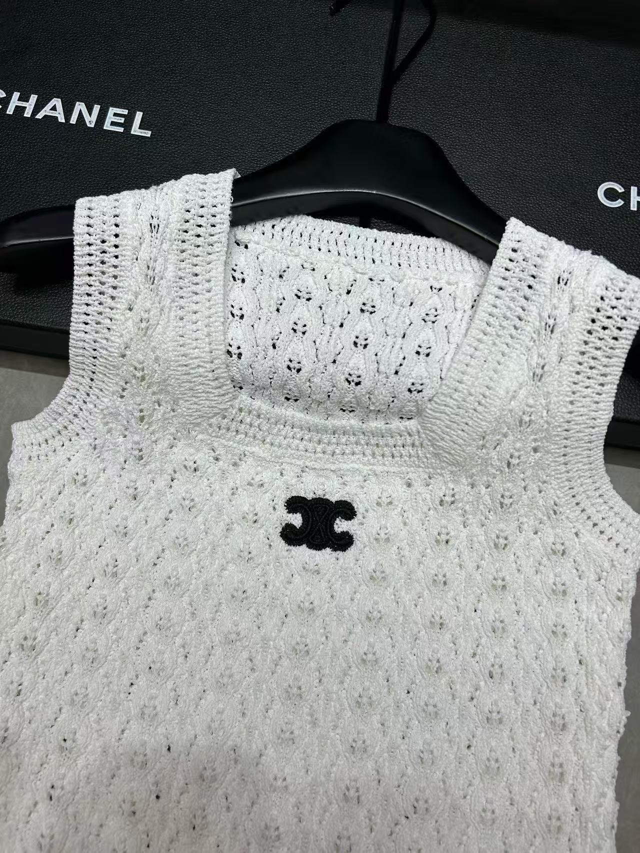 CEL1NE シンプル凱旋門ベスト【50％割引+送料無料】