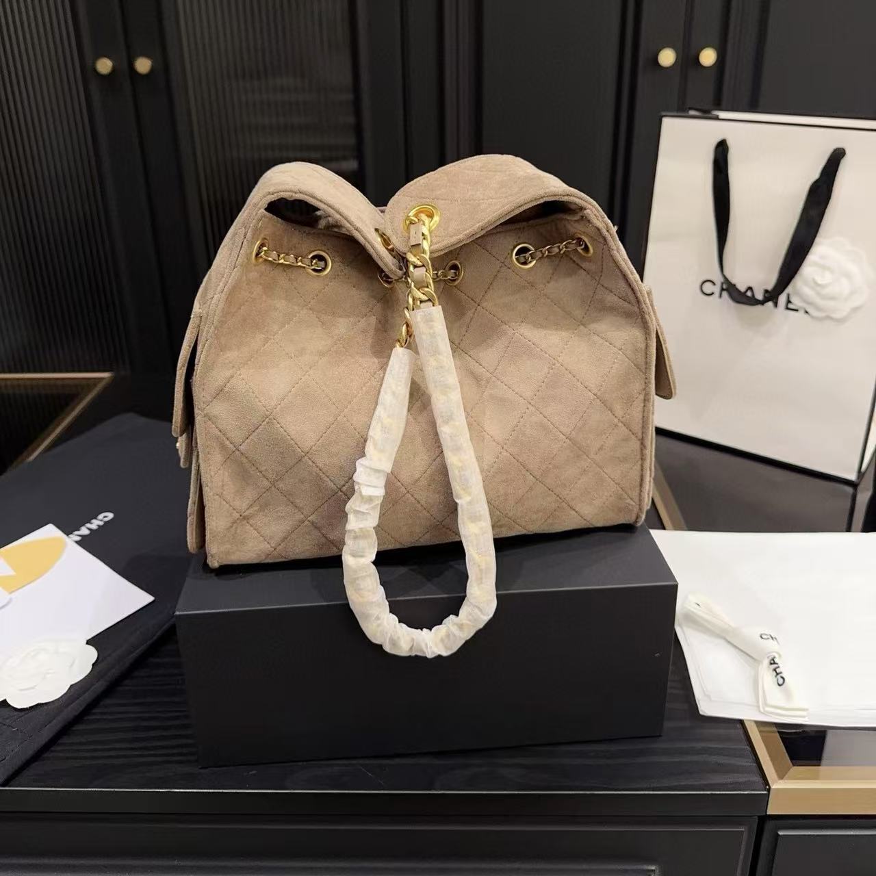 CHANE1 ディアスキン ドローストリング アンダーアームバッグ【50％割引+送料無料】