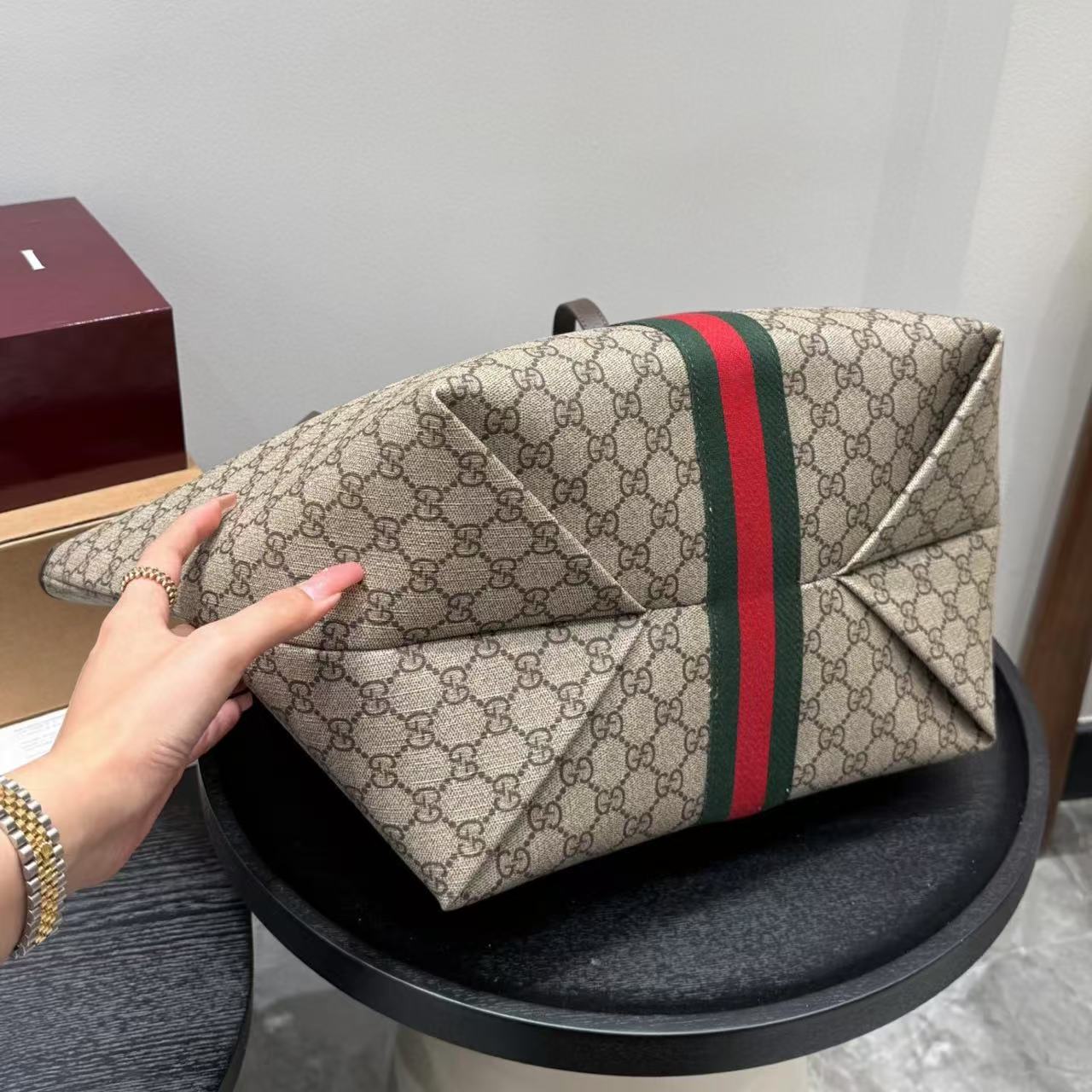 GUCC1 レザーショッピングバッグ【50％割引+送料無料】