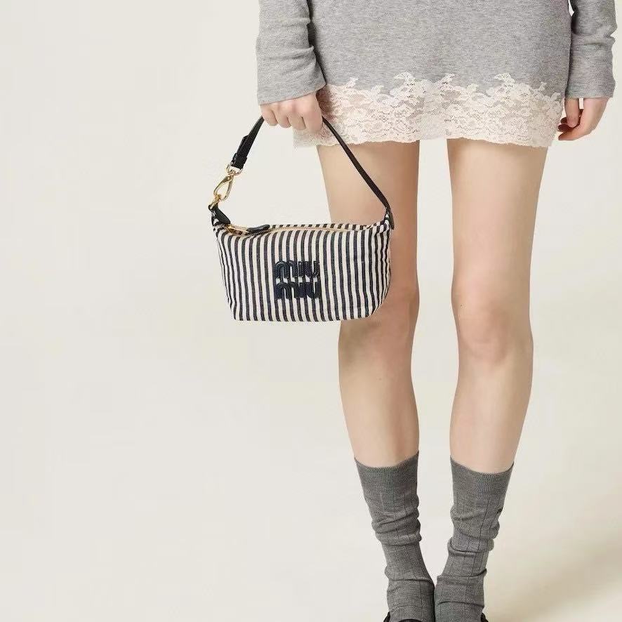 M1UM1U ストライプトートバッグ【50％割引+送料無料】