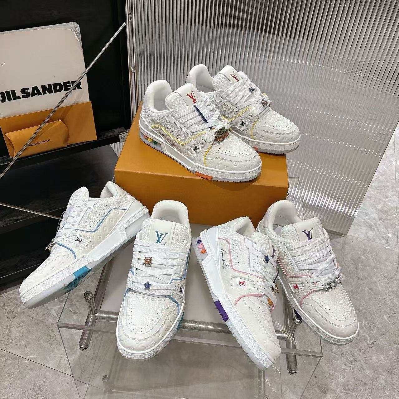 LVの高品質カジュアルシューズ【50％割引+送料無料】