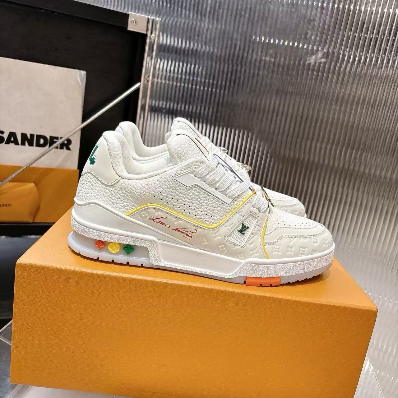 LVの高品質カジュアルシューズ【50％割引+送料無料】