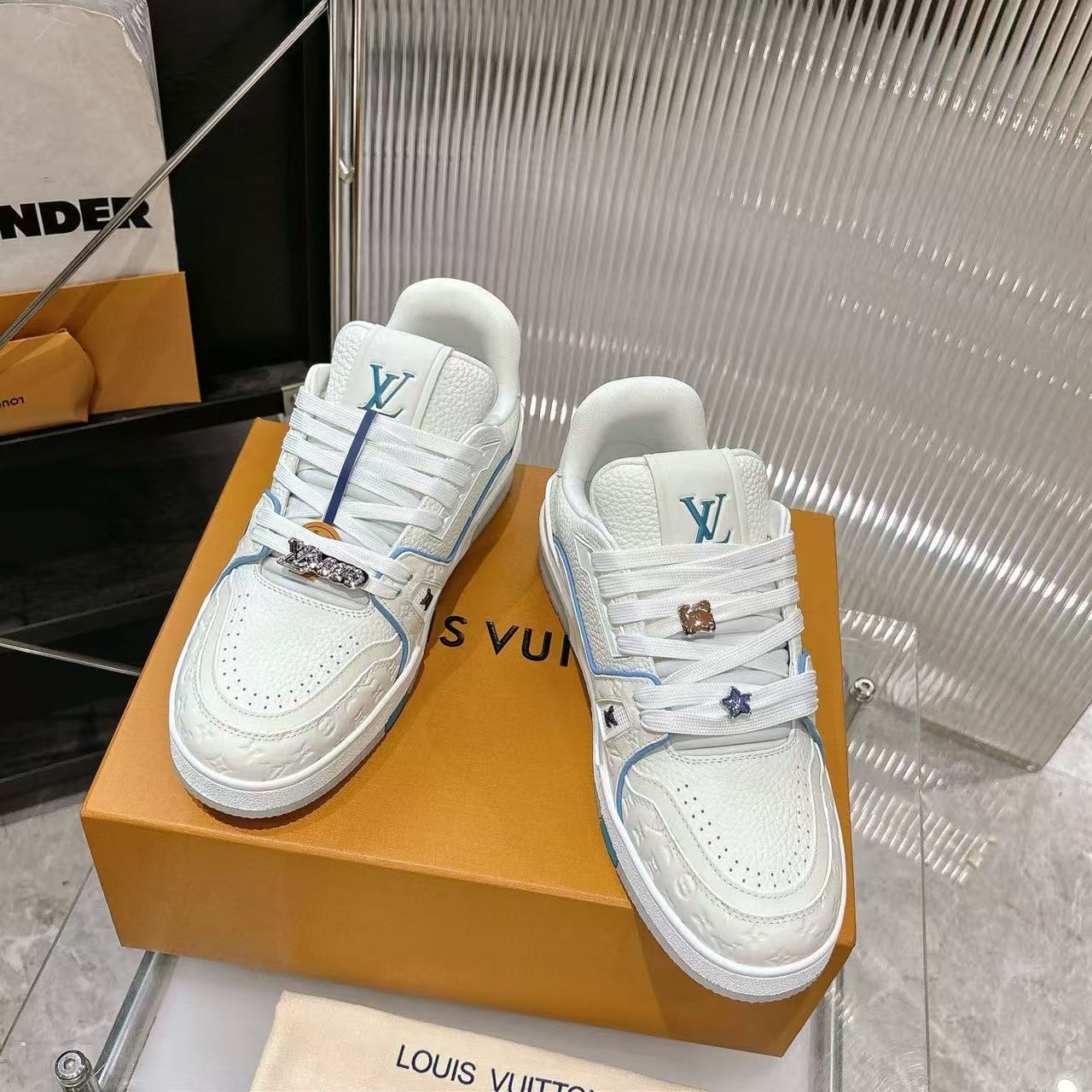 LVの高品質カジュアルシューズ【50％割引+送料無料】