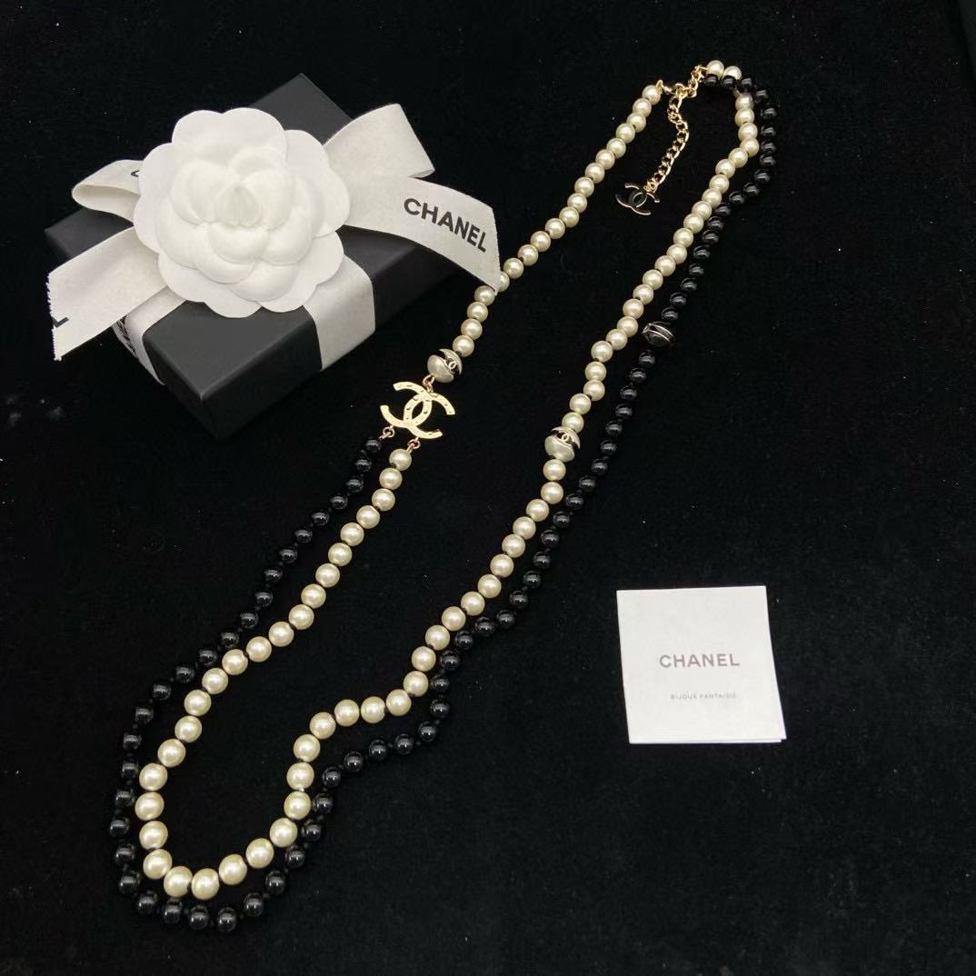 CHANE1 ブラック＆ホワイトパール ダブルC セーターネックレス【50％割引+送料無料】