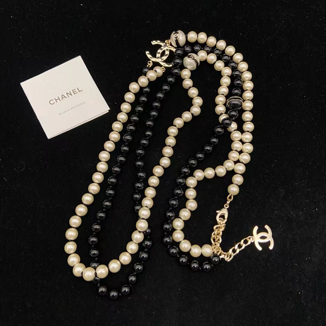 CHANE1 ブラック＆ホワイトパール ダブルC セーターネックレス【50％割引+送料無料】