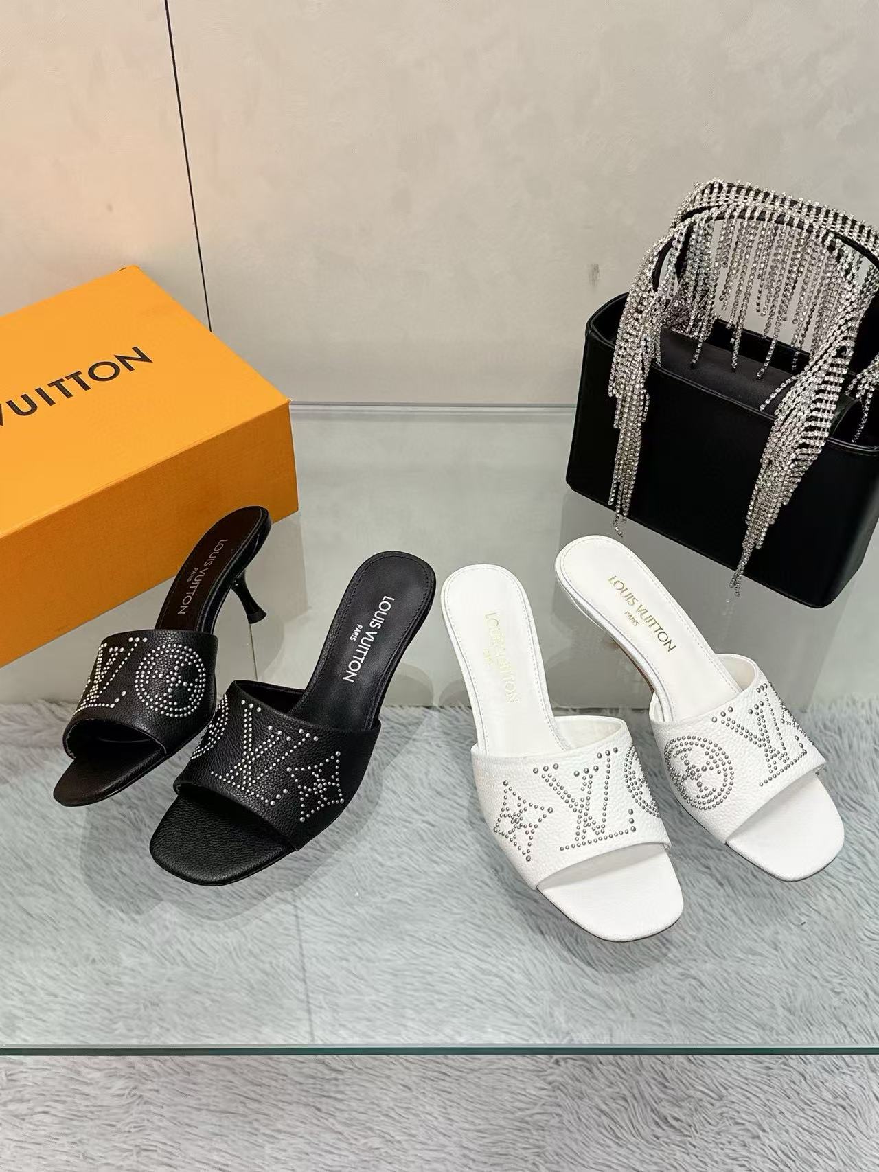 LVの高品質レザーハイヒールスリッパ【50％割引+送料無料】