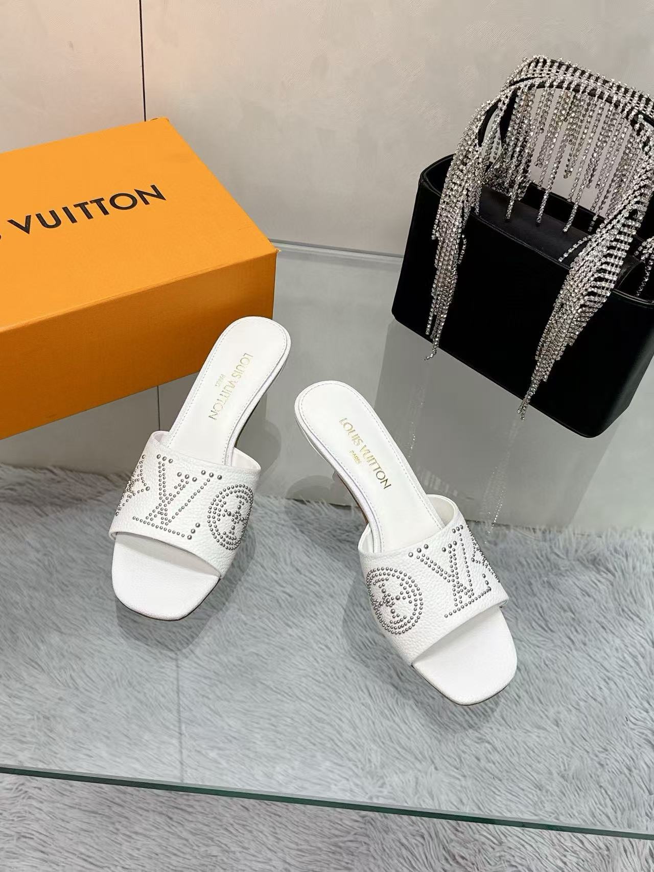 LVの高品質レザーハイヒールスリッパ【50％割引+送料無料】